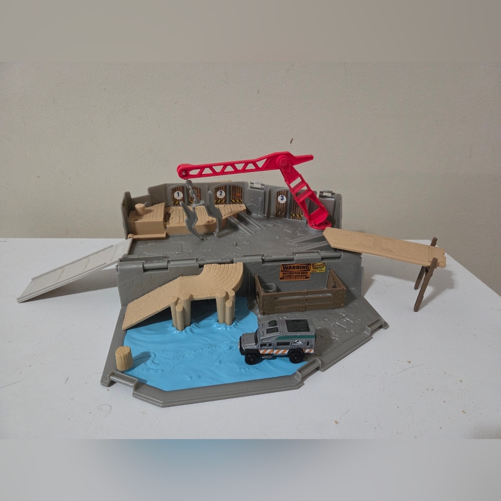 Matchbox Jurassic World Portable Harbor Rescue Playset